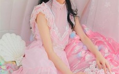 王爷有力缓慢而坚定的进入